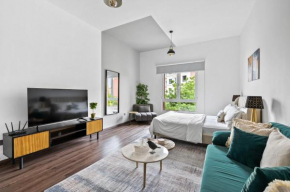 Luxury studio in Discovery Gardens near metro